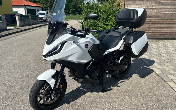 Gebrauchtmotorrad Honda NT1100 DCT - Bild 1