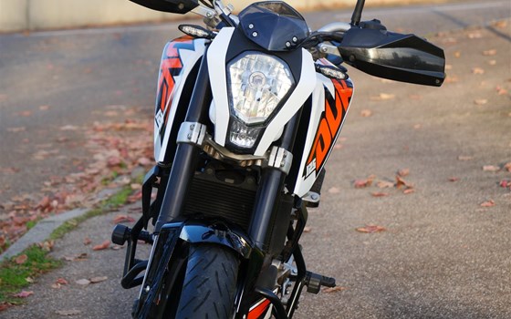 Gebrauchtmotorrad KTM 125 Duke - Bild 8
