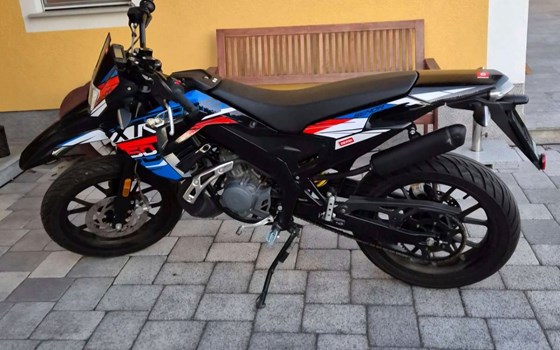 Gebrauchtmotorrad Derbi Senda DRD X-Treme 50 SM Low Seat - Bild 1