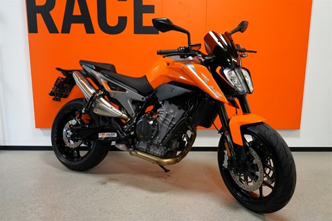 Naked Bikes bis 800ccm