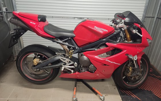 Gebrauchtmotorrad Triumph Daytona 675 - Bild 2