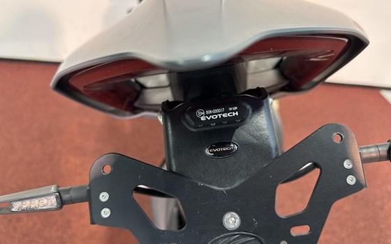 Gebrauchtmotorrad Ducati Streetfighter V4 S - Bild 8