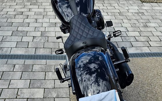 Gebrauchtmotorrad Harley-Davidson Softail Sport Glide FLSB - Bild 2