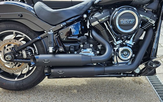 Gebrauchtmotorrad Harley-Davidson Softail Sport Glide FLSB - Bild 7