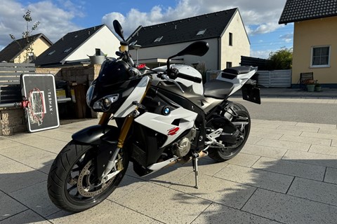 Top 5 Powernakedbikes unter 12000 Euro