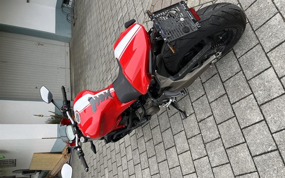 Gebrauchtmotorrad Ducati Monster 821 Stripe - Bild 4