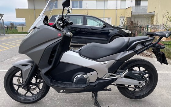 Gebrauchtmotorrad Honda Integra - Bild 4