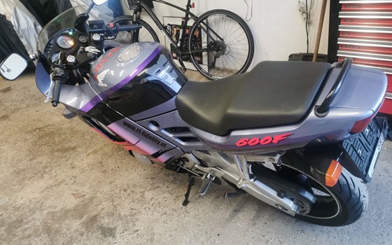 Gebrauchtmotorrad Honda CBR 600 F - Bild 3