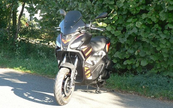 Neufahrzeug Aprilia SR GT Replica 200 - Bild 1