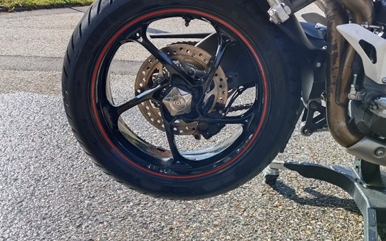 Gebrauchtmotorrad Triumph Speed Triple RS - Bild 9