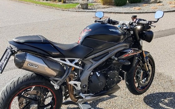 Gebrauchtmotorrad Triumph Speed Triple RS - Bild 3
