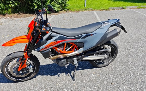Gebrauchtmotorrad KTM 690 SMC R - Bild 4