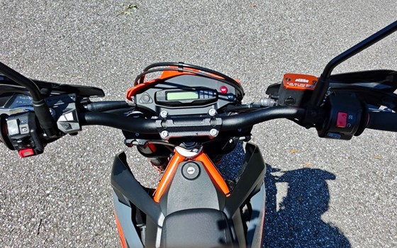 Gebrauchtmotorrad KTM 690 SMC R - Bild 7