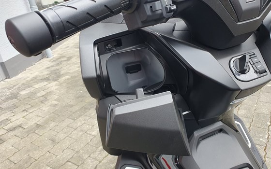 Neufahrzeug Honda Forza 350 Special Edition - Bild 17