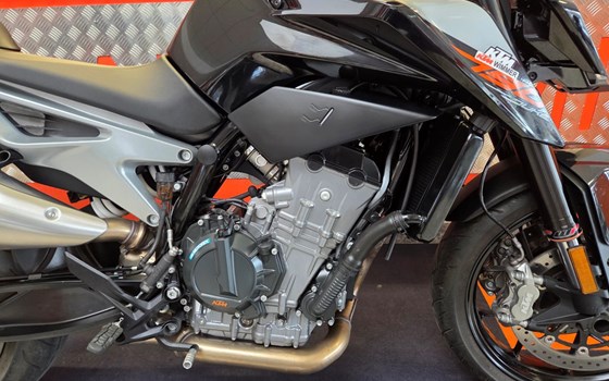 Gebrauchtmotorrad KTM 790 Duke L - Bild 2