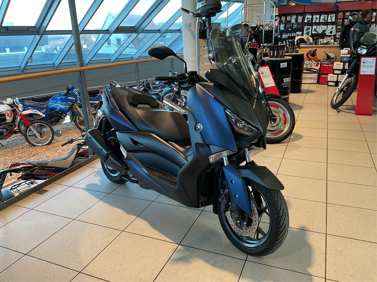 Yamaha XMAX 300