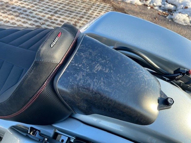 Harley-Davidson CVO Road Glide ST FLTRXSTSE (Mercury Silver/Black Finish) - Bild 10