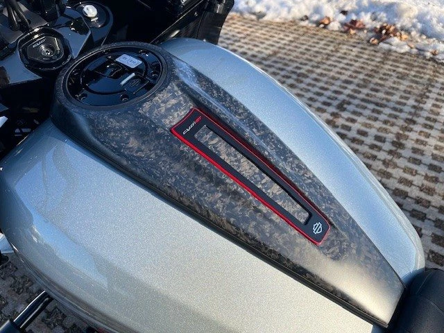 Harley-Davidson CVO Road Glide ST FLTRXSTSE (Mercury Silver/Black Finish) - Bild 11