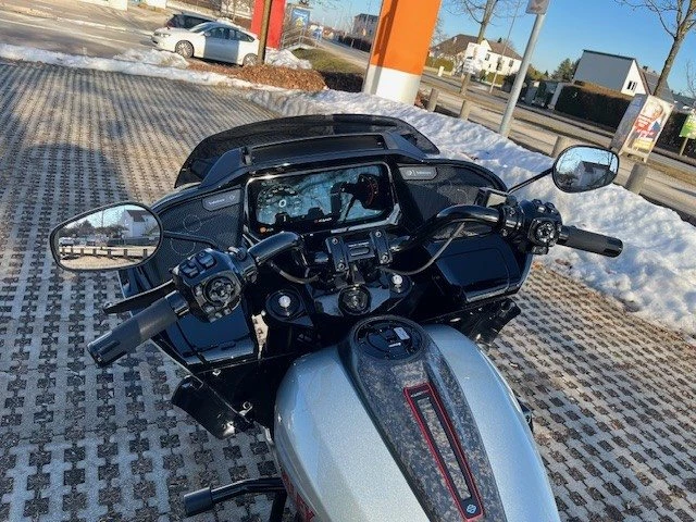Harley-Davidson CVO Road Glide ST FLTRXSTSE (Mercury Silver/Black Finish) - Bild 12