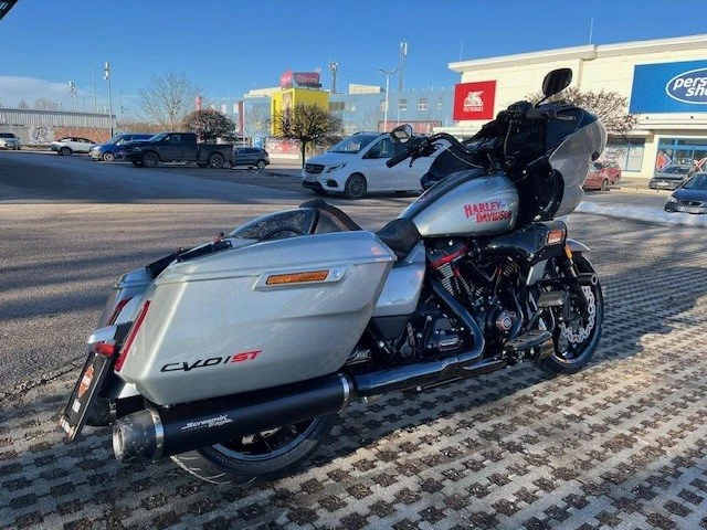 Harley-Davidson CVO Road Glide ST FLTRXSTSE (Mercury Silver/Black Finish) - Bild 5