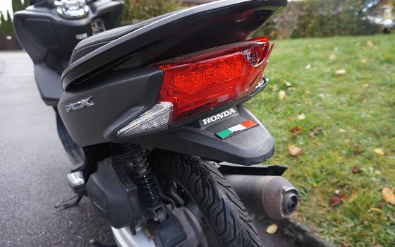 Motorrad Occasion Honda PCX125 - Bild 6