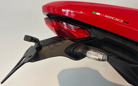 Gebrauchtmotorrad Ducati Monster 1200 S - Bild 3