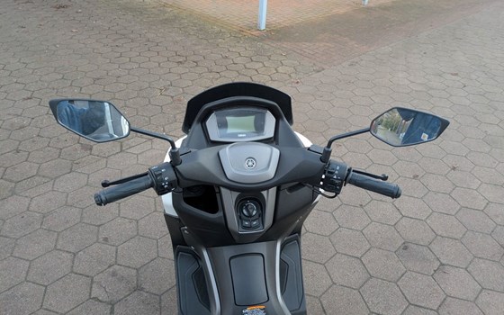Gebrauchtmotorrad Yamaha NMAX 125 - Bild 10