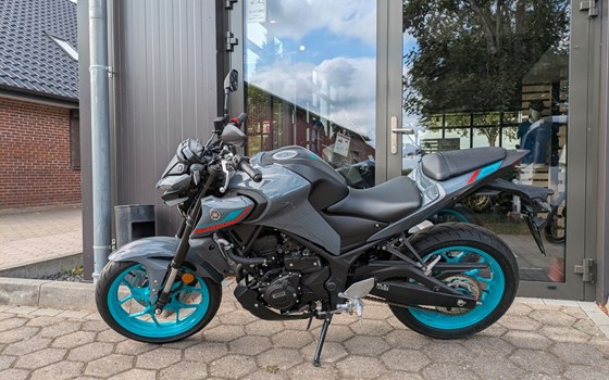 Gebrauchtmotorrad Yamaha MT-03 - Bild 2