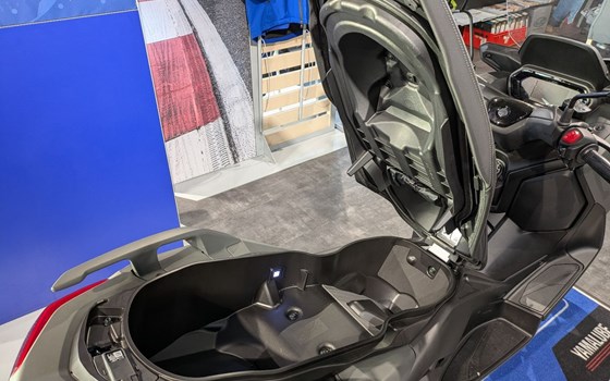 Gebrauchtmotorrad Yamaha XMAX 125 - Bild 11