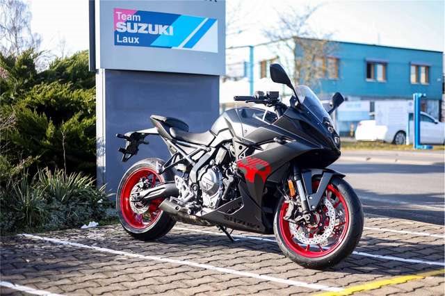 Suzuki GSX-8R