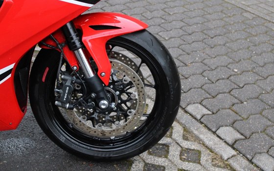 Gebrauchtmotorrad Honda CBR1000RR Fireblade - Bild 10