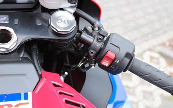 Gebrauchtmotorrad Honda CBR1000RR-R Fireblade - Bild 15