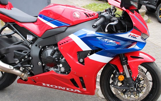 Gebrauchtmotorrad Honda CBR1000RR-R Fireblade - Bild 8