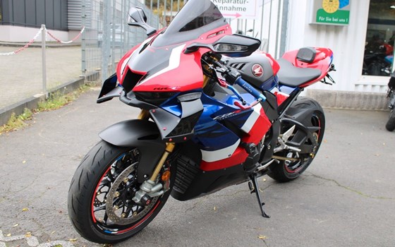 Gebrauchtmotorrad Honda CBR1000RR-R Fireblade SP - Bild 2