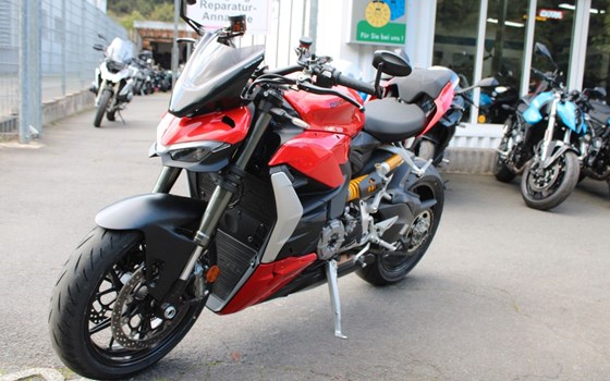 Gebrauchtmotorrad Ducati Streetfighter V2 - Bild 2