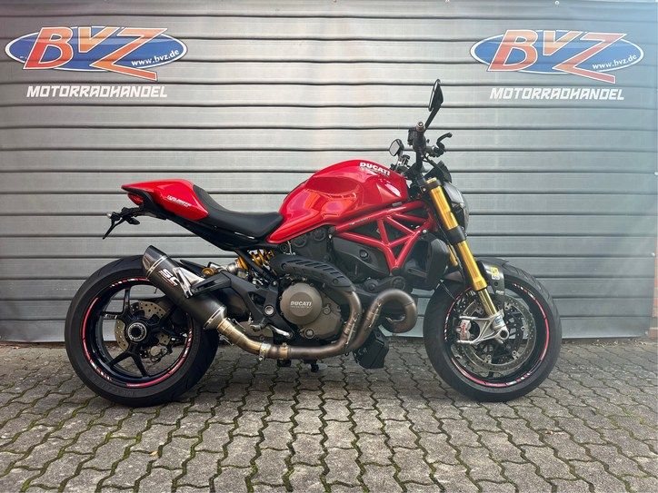 Ducati Monster 1200 S 