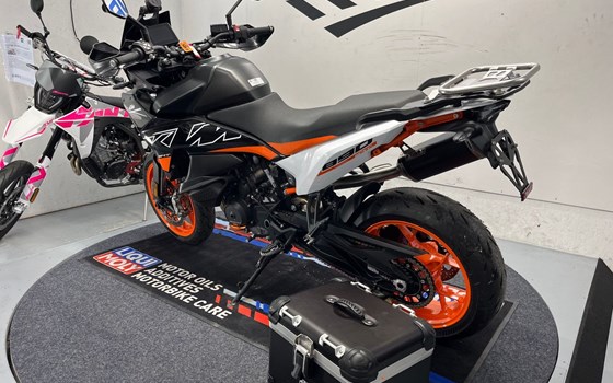 Gebrauchtmotorrad KTM 890 SMT - Bild 3