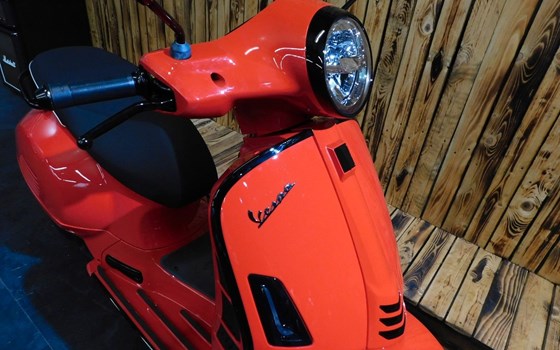 Neufahrzeug Vespa GTS 125 - Bild 4