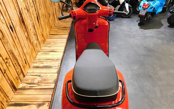 Neufahrzeug Vespa GTS 125 - Bild 7