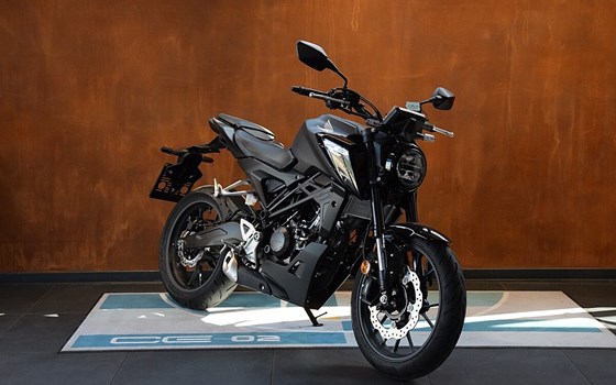 Neufahrzeug Honda CB125R - Bild 1