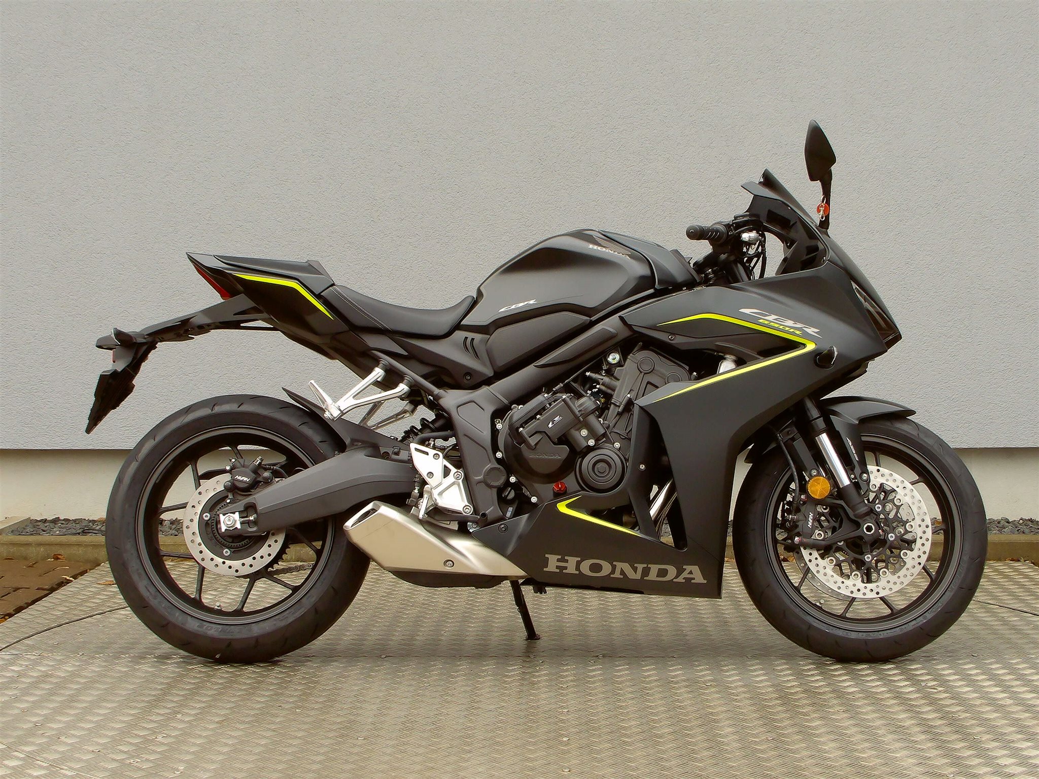 Honda CBR650R E-Clutch