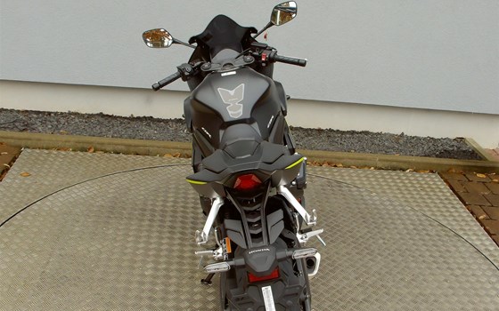 Neufahrzeug Honda CBR650R E-Clutch - Bild 9