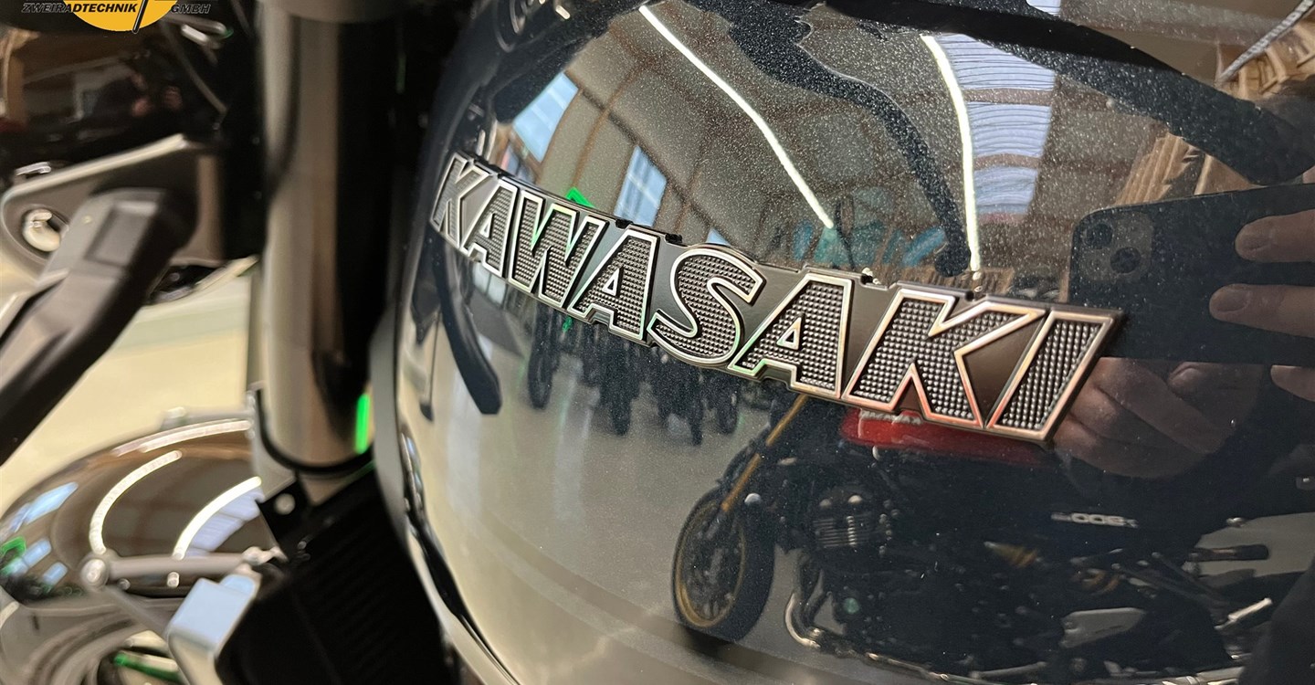 Angebot Kawasaki Z900 RS Black Ball Edition