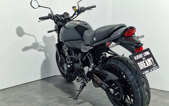 Neufahrzeug Kawasaki Z900 RS Black Ball Edition - Bild 2
