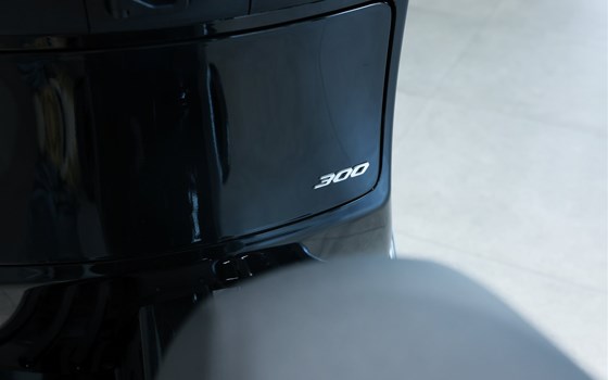 Neufahrzeug Vespa GTS 300 hpe Super - Bild 3