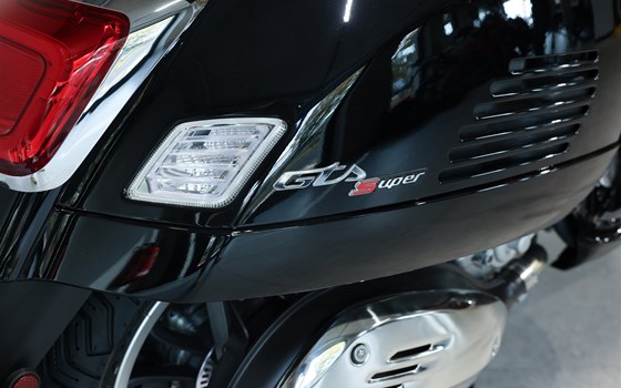 Neufahrzeug Vespa GTS 300 hpe Super - Bild 4