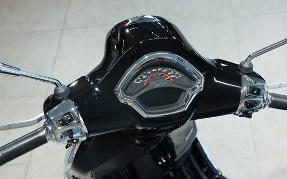 Neufahrzeug Vespa GTS 300 hpe Super - Bild 5