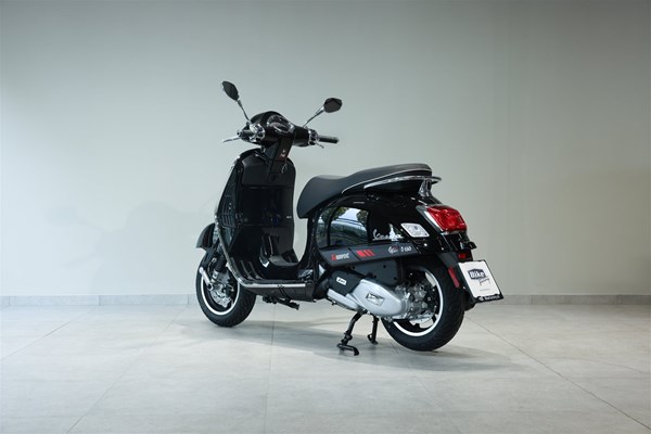 Vespa GTS 300 hpe Super (NV NERO DECISO  ) - Bild 9