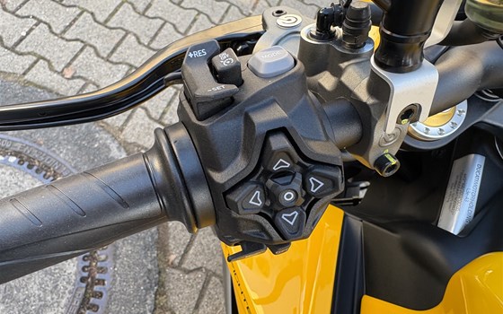 Neufahrzeug Ducati Streetfighter V2 S - Bild 14