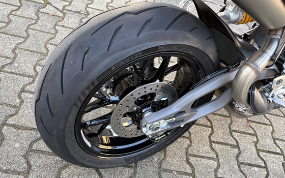 Neufahrzeug Ducati Streetfighter V2 S - Bild 9